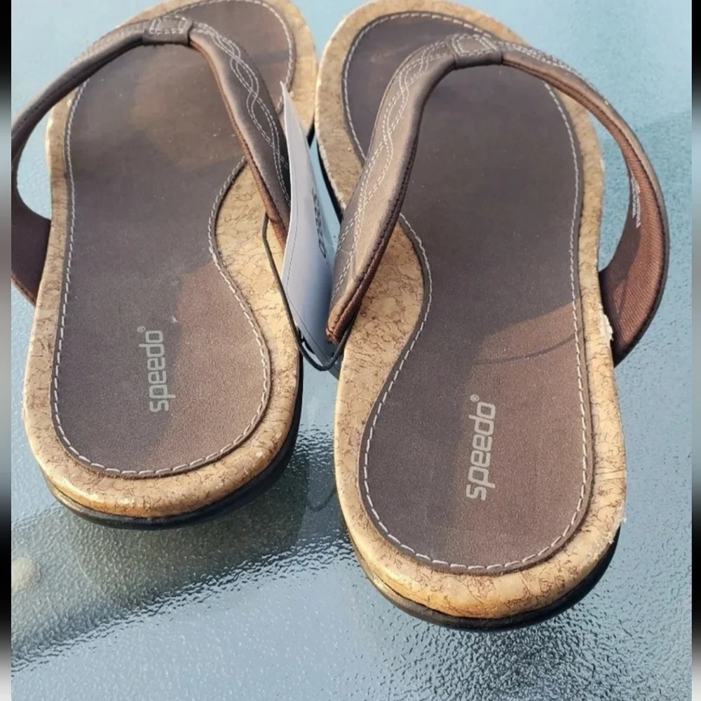Speedo NWT sz 9 Brown Thong Flip Flops Women's Casual Flat Cork Insole